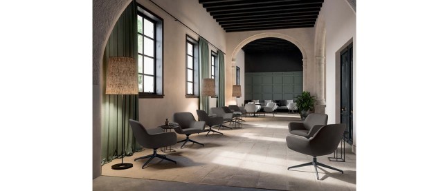 CITY LOUNGE CHAIR
