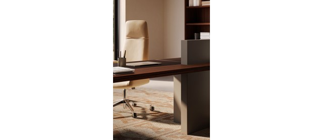 LINE 40 NEW, Executive office
