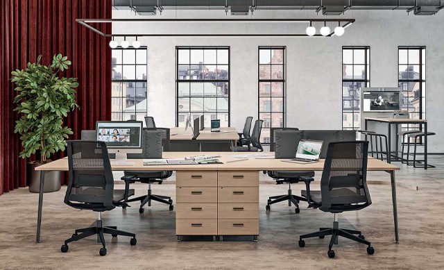 X3 wooden legs Operative desks